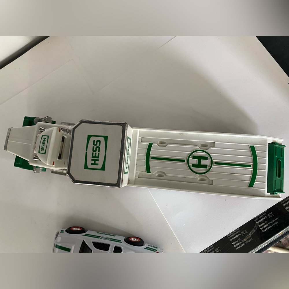 1995 HESS TRANSPORTER & RACE CAR - Picture 5 of 7